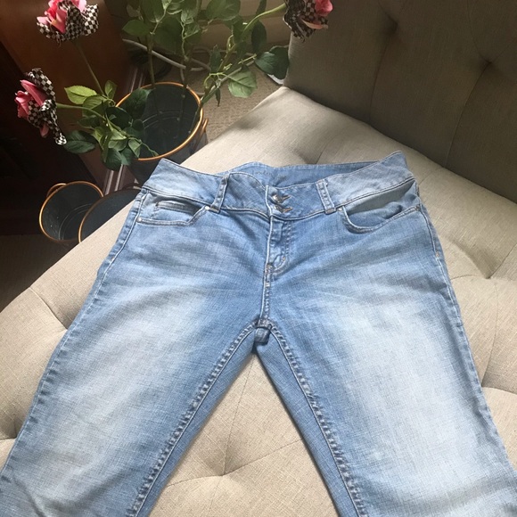 LONDONJEAN Denim - London Jean Tall Mid Rise Size 8 light wash